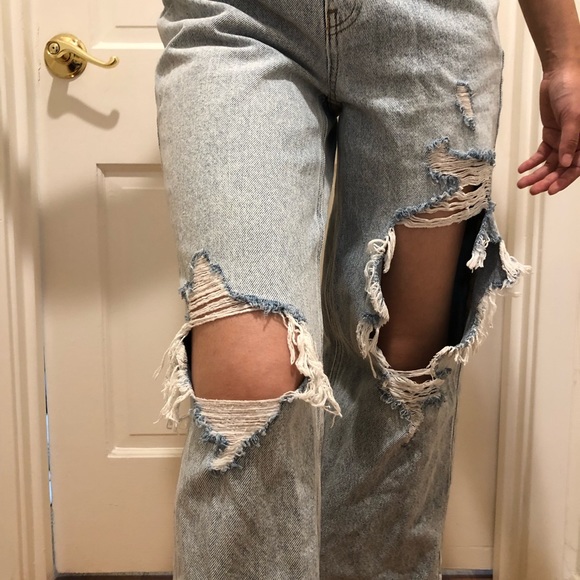 Pacsun 90’s Distressed/Ripped Light Washed Blue Boyfriend Jeans - Picture 6 of 8